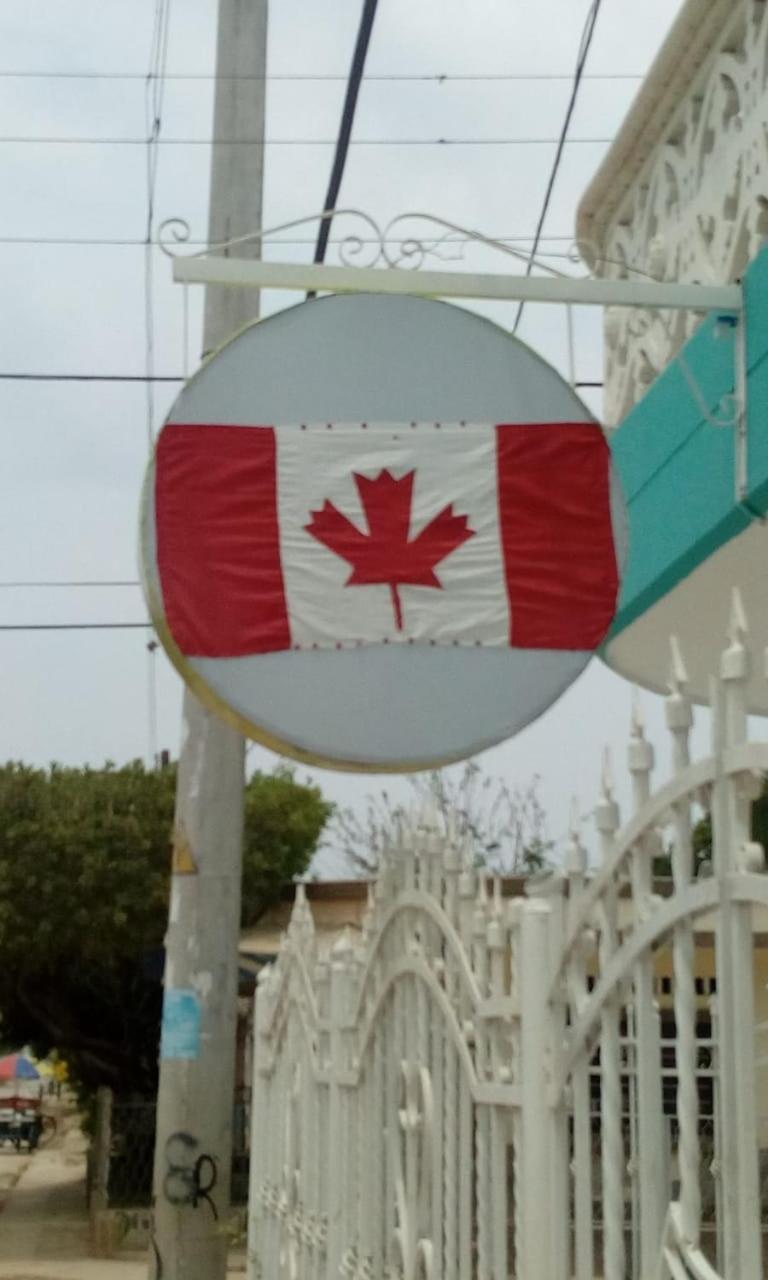 Canadian House Tolú المظهر الخارجي الصورة
